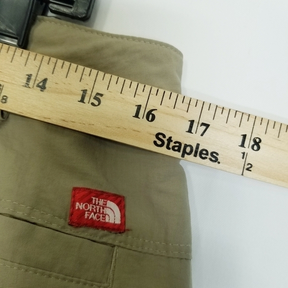 The North Face Convertible Shorts Pants in color‎ Khaki size 14 women's - Picture 9 of 16